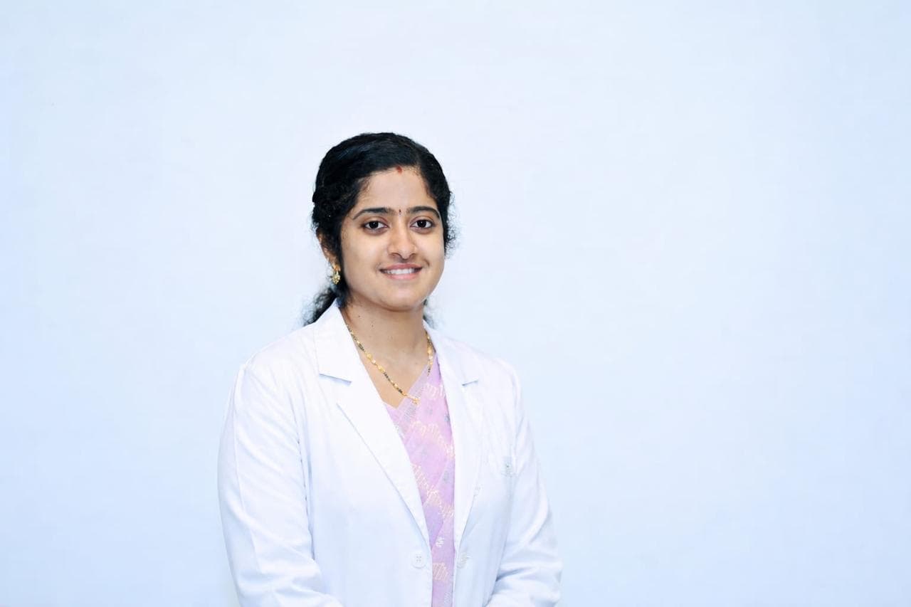 Dr. P. Anusha BDS FAGE Manipal Dental Surgeon PM Palem Visakhapatnam